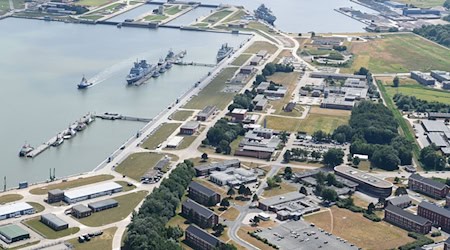 Auf einem Teil des Marinestützpunktes in Wilhelmshaven sollen neue Dienstgebäude entstehen. (Archivbild) / Foto: Carmen Jaspersen/dpa