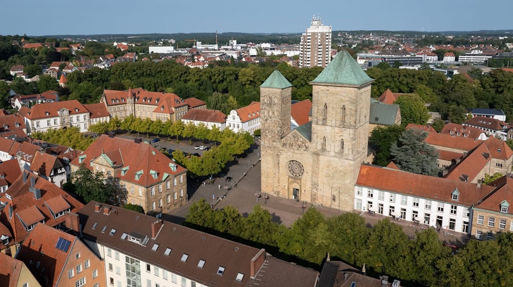 Der Dom in Osnabrück soll eine neue Beleuchtungsanlage bekommen - damit soll der Energieverbrauch sinken. (Archivfoto) / Foto: Friso Gentsch/dpa