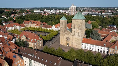 Der Dom in Osnabrück soll eine neue Beleuchtungsanlage bekommen - damit soll der Energieverbrauch sinken. (Archivfoto) / Foto: Friso Gentsch/dpa