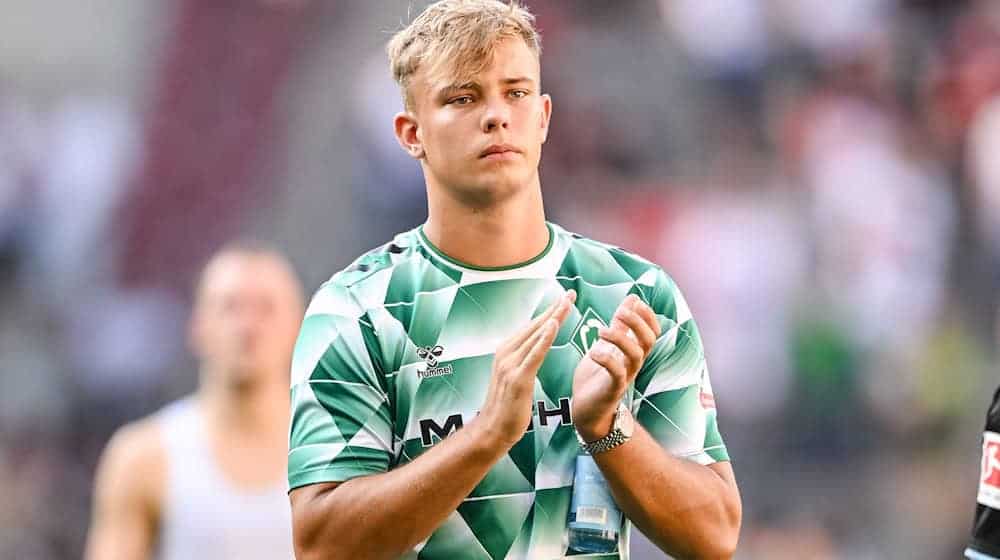 Muss operiert werden: Werder-Stürmer Keke Topp. / Foto: Harry Langer/dpa