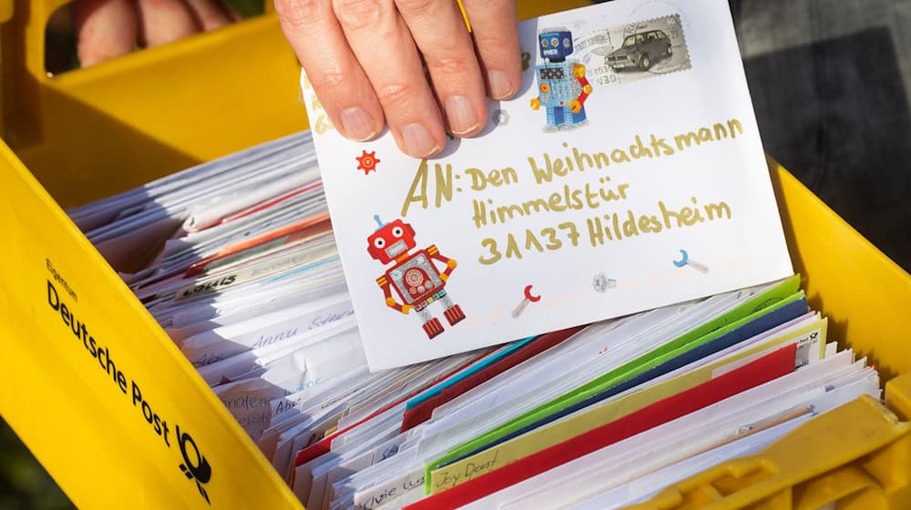 Das Postamt des Weihnachtsmannes in Himmelsthür öffnet bald. / Foto: Julian Stratenschulte/dpa