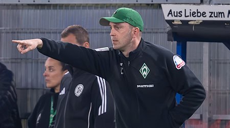 Werder-Trainer Ole Werner trifft auf seinen Heimat-Verein Holstein Kiel. / Foto: David Inderlied/dpa