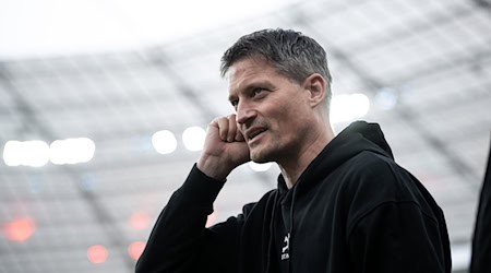 Trainer Alexander Blessin will mit dem FC St. Pauli in den letzten beiden Spielen des Jahres noch mal alles herausholen. / Foto: Fabian Strauch/dpa