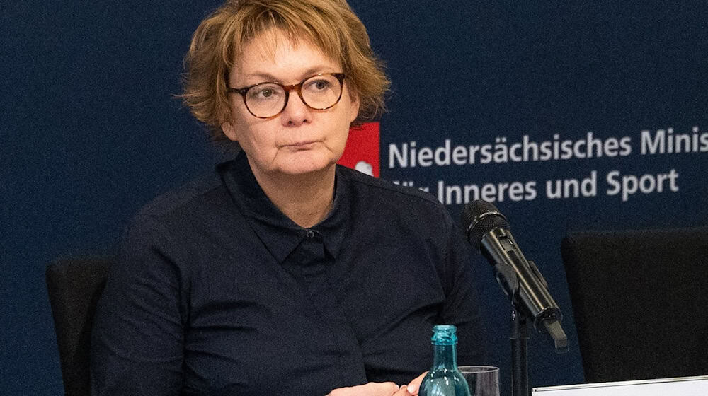 Innenministerin Behrens kündigt mehr Polizeipräsenz beim umstrittenen Nikolausbrauch auf Borkum an. (Archivbild)  / Foto: Alicia Windzio/dpa