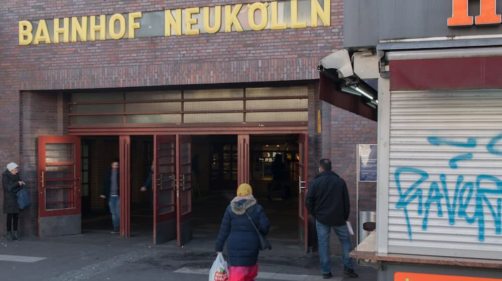 Die Kontrolle war am Berliner S-Bahnhof Neukölln. (Archivfoto) / Foto: Paul Zinken/dpa