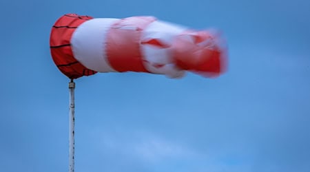 In Norddeutschland sind heftige Sturmböen zu erwarten. (Symbolbild) / Foto: Jens Büttner/dpa