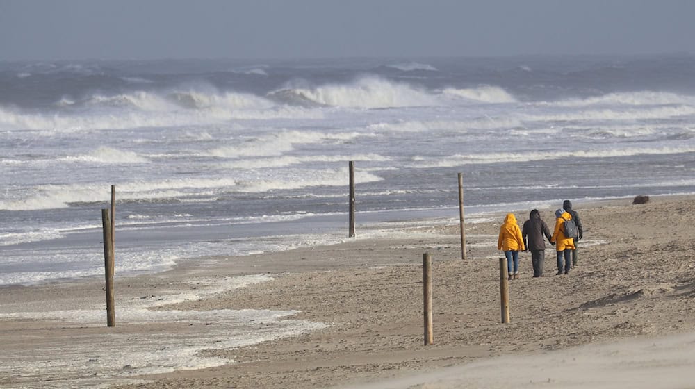 An der Nordsee rechnen Meteorologen mit Sturmböen, vereinzelt Gewitter. (Symbolbild) / Foto: Volker Bartels/dpa