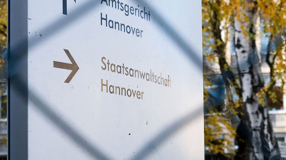 Auch nach der Übergabe des Verfahrens ist eine Oberstaatsanwältin aus Hannover weiter an den Ermittlungen gegen ihren Kollegen beteiligt. / Foto: Alicia Windzio/dpa