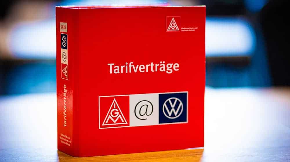 Der Tarifstreit bei Volkswagen betrifft 130.000 Mitarbeiter in Niedersachsen, Hessen und Sachsen. (Symbolbild) / Foto: Moritz Frankenberg/dpa