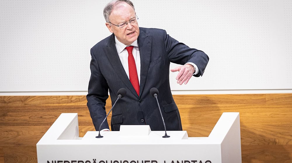 Ministerpräsident Weil sprach von einer «zermürbenden Auseinandersetzung» bei VW. / Foto: Moritz Frankenberg/dpa