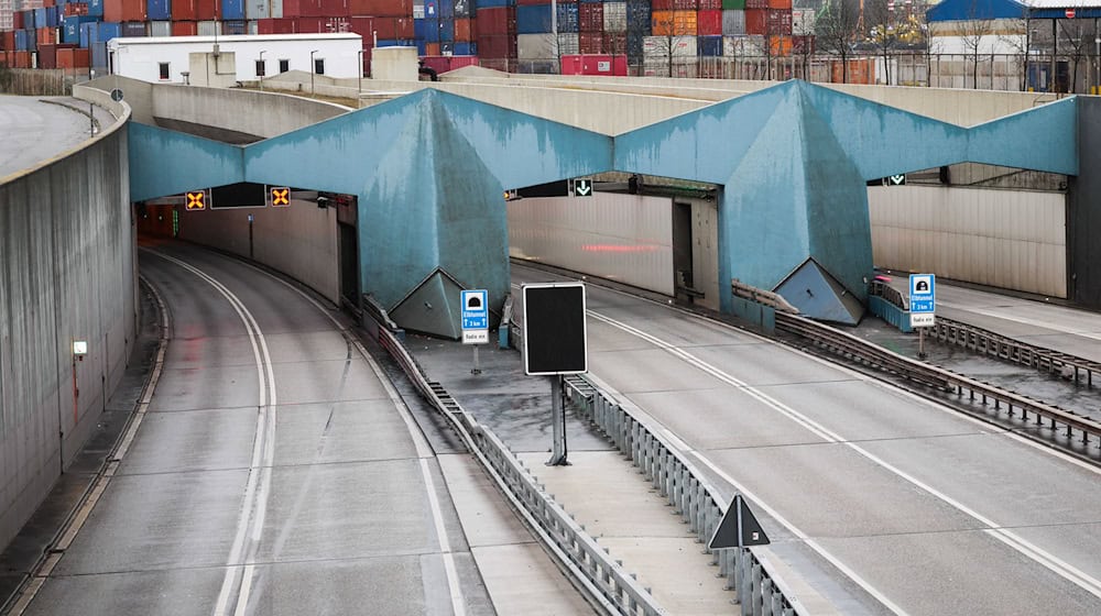 Mit einem Festakt hat die Autobahn GmbH des Bundes den 50. Jahrestag der Inbetriebnahme des Elbtunnels gefeiert. / Foto: Christian Charisius/dpa