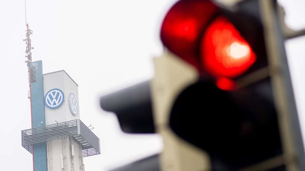 Der Spruch ist alt, aber er passt zur aktuellen Lage: «Wenn VW hustet, hat Niedersachsen Grippe.» (Symbolbild) / Foto: Hauke-Christian Dittrich/dpa