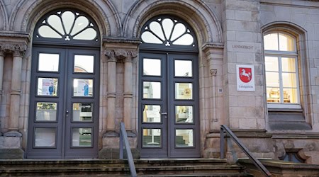 Eine Patientin starb, weil ein Arzt ein defektes Narkosegerät nicht bemerkte - das Landgericht erkannte auf Körperverletzung und fahrlässige Tötung. (Archivfoto) / Foto: Friso Gentsch/dpa