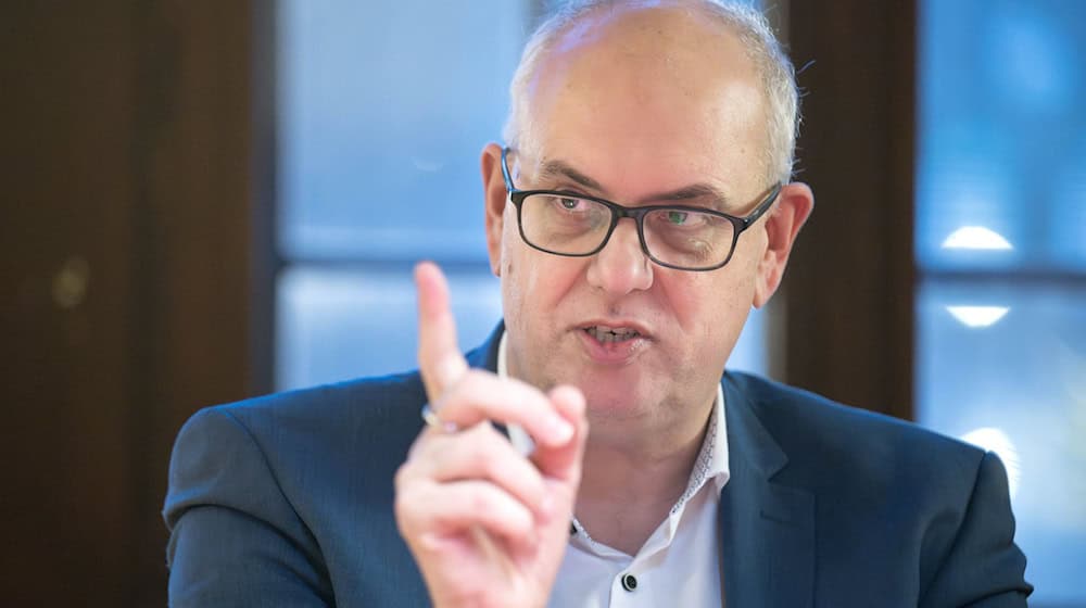 Bremen Bürgermeister Andreas Bovenschulte kündigte an, im Bundesrat gegen Gesetze zu stimmen, die ohne AfD-Stimmen keine Mehrheit im Bundestag gefunden hätten. (Archivbild) / Foto: Sina Schuldt/dpa