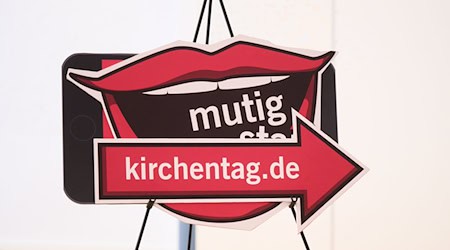 Das Motto des Kirchentags 2025 lautet «mutig - stark - beherzt». / Foto: Julian Stratenschulte/dpa