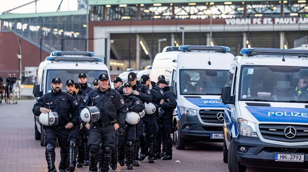 FC St. Pauli sieht viele offene Fragen nach dem Polizeikosten-Urteil. / Foto: Axel Heimken/dpa