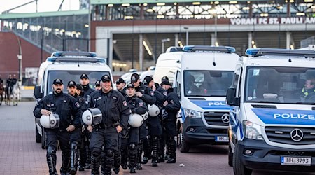 FC St. Pauli sieht viele offene Fragen nach dem Polizeikosten-Urteil. / Foto: Axel Heimken/dpa