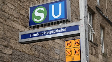 In den Bahnhöfen Hamburg, Hannover und Bremen wurden im vergangenen Jahr insgesamt 1.610 Körperverletzungsdelikte registriert. (Symbolbild) / Foto: Niklas Graeber/dpa