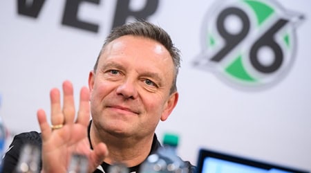 Das erste Spiel für André Breitenreiter bei seiner Rückkehr als Trainer von Hannover 96 verlief nicht nach Wunsch. / Foto: Julian Stratenschulte/dpa