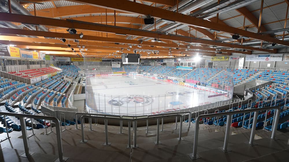 Die Eisarena soll am 2. Februar wieder geöffnet werden. / Foto: Mathias Renner/City-Press GmbH/Pool/dpa