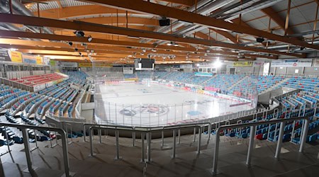 Die Eisarena soll am 2. Februar wieder geöffnet werden. / Foto: Mathias Renner/City-Press GmbH/Pool/dpa