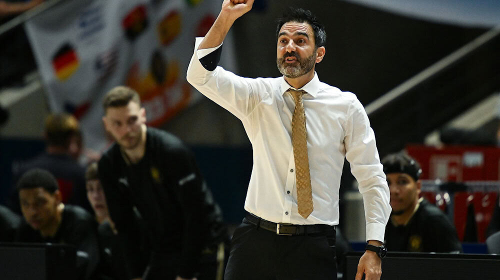 Basketball-Trainer Jesus Ramirez verlängert seinen Vertrag in Braunschweig. / Foto: Swen Pförtner/dpa