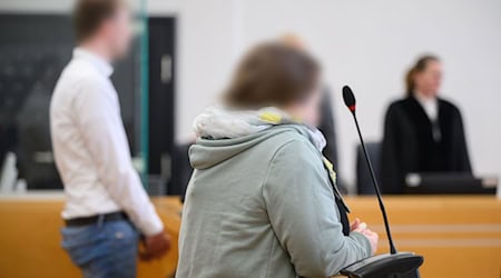 Das Paar, das einem Kleinkind Quecksilber spritzte, muss lange im Gefängnis bleiben - das Urteil gegen beide Angeklagten ist rechtskräftig. (Archivbild) / Foto: Julian Stratenschulte/dpa