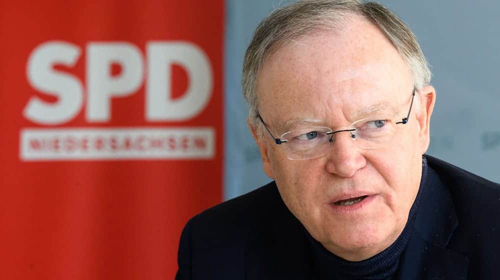 Eine Koalition von SPD und Union wird durch die Abstimmung im Bundestag nicht leichter, sagt Niedersachsens Ministerpräsident Weil. (Archivbild) / Foto: Julian Stratenschulte/dpa