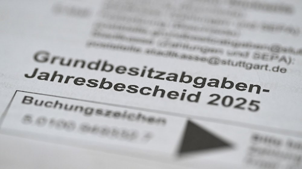 Viele Immobilienbesitzer zweifeln an der Höhe ihres neuen Grundsteuerbescheids. (Symbolbild) / Foto: Bernd Weißbrod/dpa