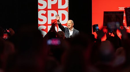 Bundeskanzler Olaf Scholz besucht wenige Tage vor der Bundestagswahl den Nordwesten Niedersachsens. (Archivbild) / Foto: Michael Matthey/dpa