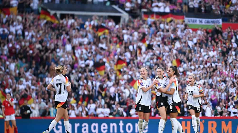 Die deutsche Nationalmannschaft der Frauen in Hannover. / Foto: Sebastian Christoph Gollnow/dpa