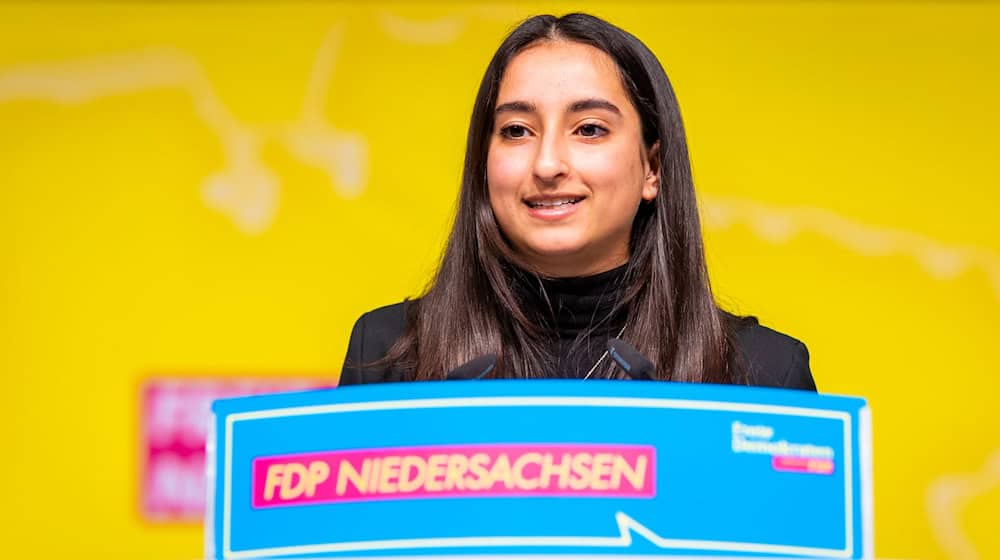 Juli-Landeschefin Nadin Zaya macht Druck für eine Erneuerung der FDP. (Archivbild) / Foto: Moritz Frankenberg/dpa