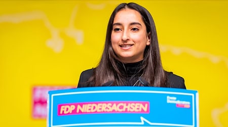 Juli-Landeschefin Nadin Zaya macht Druck für eine Erneuerung der FDP. (Archivbild) / Foto: Moritz Frankenberg/dpa