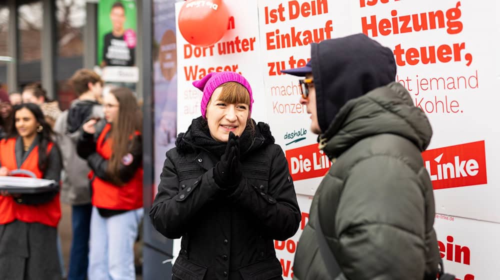 Spitzenkandidatin Reichinnek ist optimistisch, dass die Linke bei der Bundestagswahl mehrere Direktmandate und mehr als fünf Prozent holt. / Foto: Michael Matthey/dpa