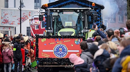 Zum Straßenkarneval in Damme setzt die Polizei auch auf Videoüberwachung: Sie soll bei der Aufklärung von Straftaten helfen und das Sicherheitsgefühl verstärken. (Archivbild) / Foto: Focke Strangmann/dpa