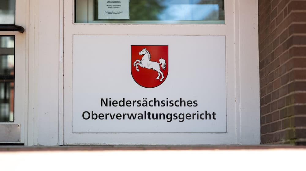 Das Niedersächsische Oberverwaltungsgericht entscheidet über die Arbeitszeit von Schuldirektoren. (Archivbild) / Foto: Philipp Schulze/dpa