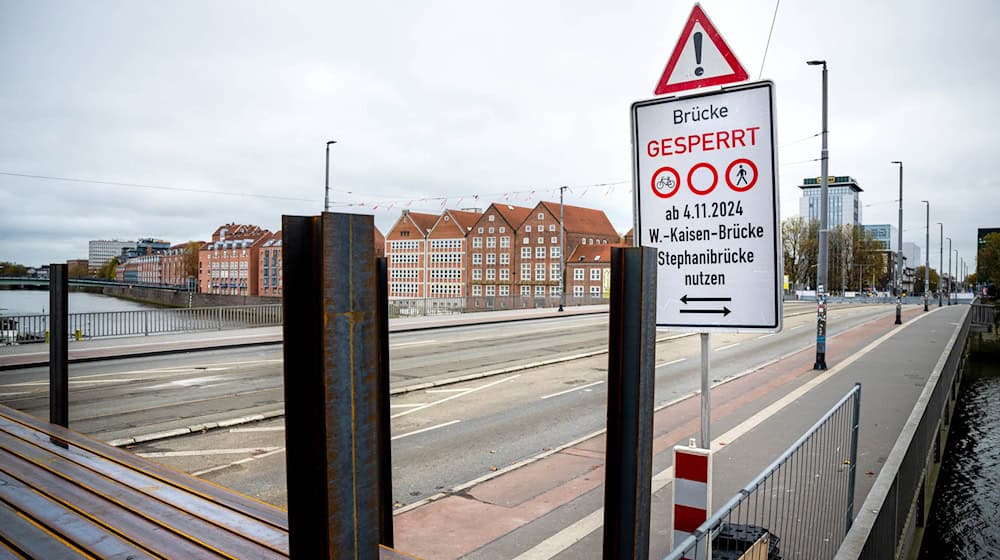 Busse und Straßenbahnen dürfen vorerst nicht über die Weserbrücke fahren. (Archivbild) / Foto: Sina Schuldt/dpa