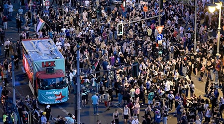 Zur Demonstration am 1. Mai in Berlin ist ein Redetext der früheren RAF-Terroristin Klette eingeplant.  / Foto: Sebastian Gollnow/dpa