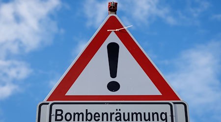 In Osnabrück müssen rund 4.000 Menschen ihre Wohnungen wegen einer Bombenentschärfung verlassen (Symbolbild) / Foto: Friso Gentsch/dpa