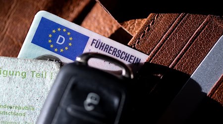 Mehr als ein Drittel der Prüflinge ist im vergangenen Jahr in Niedersachsen durch die praktische Prüfung für den Autoführerschein gefallen - bei der theoretischen Prüfung lag der Anteil noch höher. (Symbolbild) / Foto: Sven Hoppe/dpa