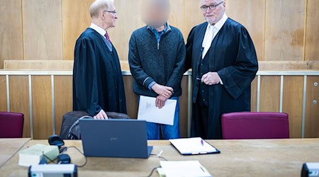 Im Revisionsprozess gegen einen 64-Jährigen wegen versuchten Mordes weist der Angeklagte eine Tötungsabsicht zurück. / Foto: Moritz Frankenberg/dpa