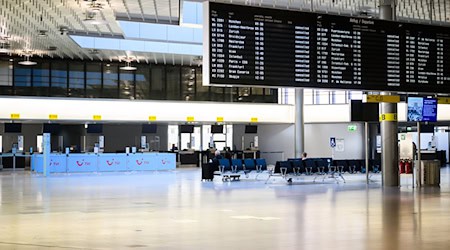 Am Montag war wegen der Arbeitsniederlegungen Stillstand am Airport Hannover.  / Foto: Julian Stratenschulte/dpa