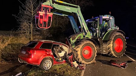 Der tödliche Unfall passierte an einer Kuppe. / Foto: Matthias Brüning/dpa