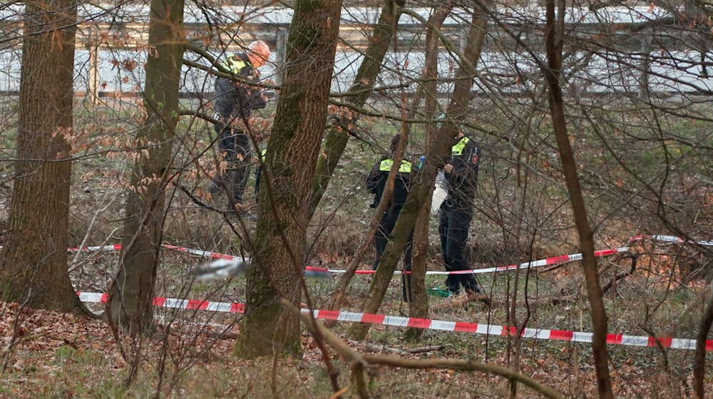 Leichenfund am helllichten Tag: Die Polizei wurde um 13.37 Uhr alarmiert. / Foto: Sebastian Peters/NEWS5/dpa