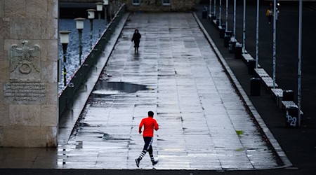 In Hannover und Bremen gibt es heute trübes Wetter. (Symbolbild) / Foto: Julian Stratenschulte/dpa