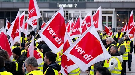 Weitere Warnstreikrunde an den Flughäfen beginnt. (Archivbild) / Foto: Sven Hoppe/dpa