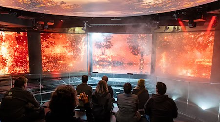 Die Besucher erleben einen 360-Grad-Installation. (Archivbild) / Foto: Focke Strangmann/dpa