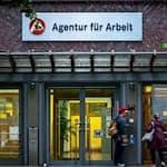 Die Zahl der Arbeitslosen in Bremen sinkt im April minimal. (Symbolbild) / Foto: Sina Schuldt/dpa