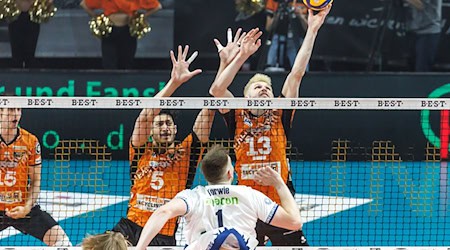 Die BR Volleys im Abwehrmodus / Foto: Andreas Gora/dpa