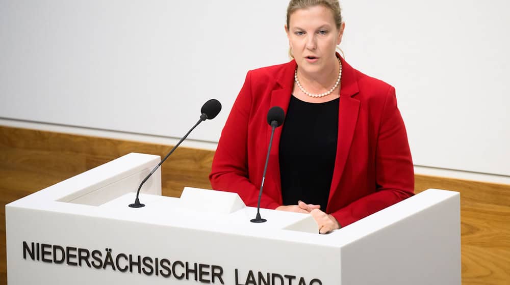 CDU-Politikerin Carina Hermann sieht im Prozess gegen einen mutmaßlich korrupten Staatsanwalt ein «wichtiges Signal». (Archivbild) / Foto: Julian Stratenschulte/dpa